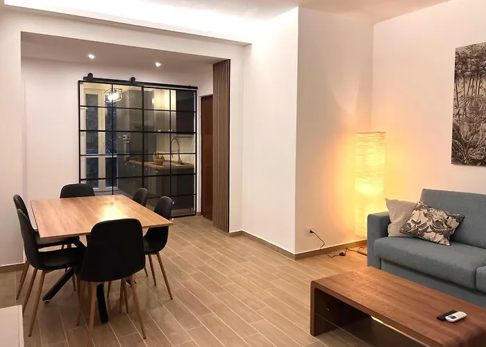 Luxury San Siro , 5 Min Metro, Balcony & Fast Wifi