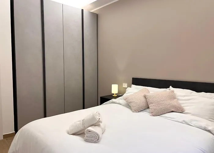 Luxury San Siro , 5 Min Metro, Balcony & Fast Wifi